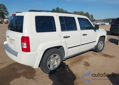 2008 Jeep Patriot Sport z USA, uszkodzony, nr VIN 1J8FT28WX8D654362